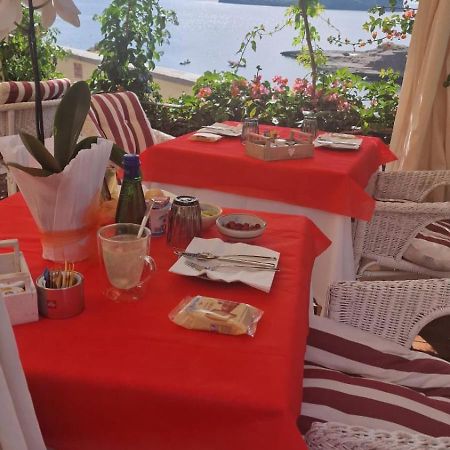 Hotel Villa Iulia Ventotene Bagian luar foto