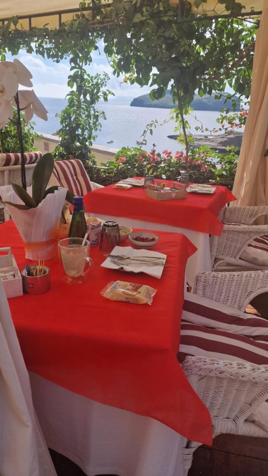 Hotel Villa Iulia Ventotene Bagian luar foto