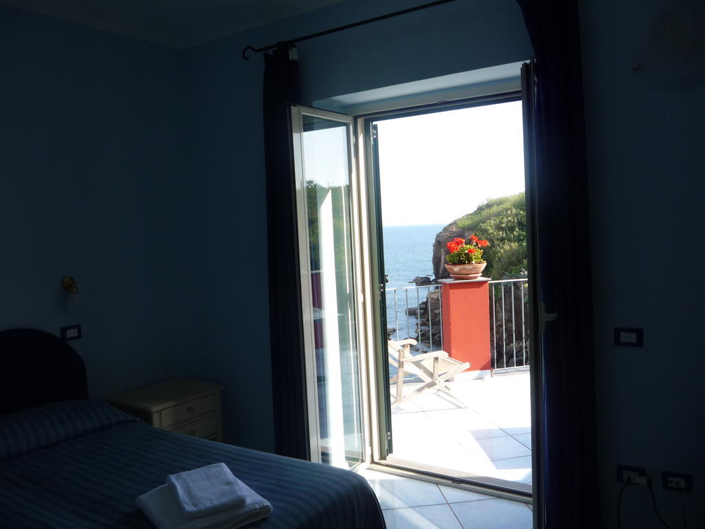 Hotel Villa Iulia Ventotene Ruang foto