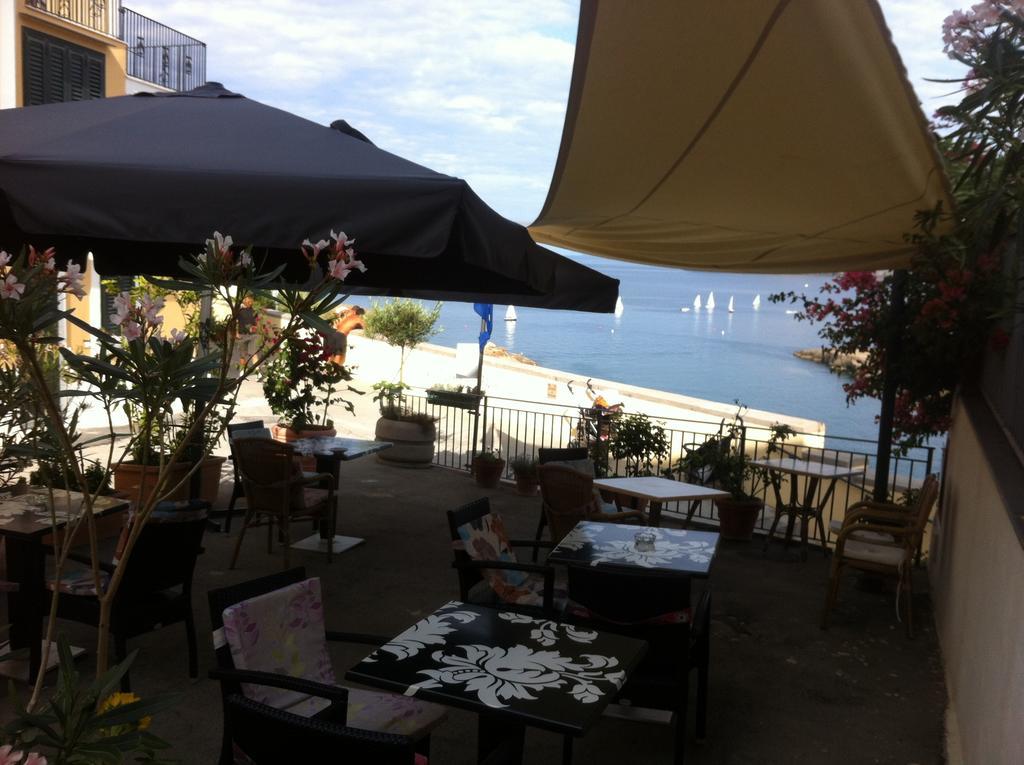 Hotel Villa Iulia Ventotene Bagian luar foto