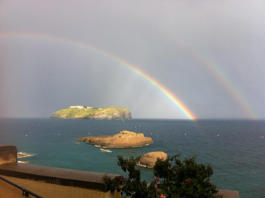 Hotel Villa Iulia Ventotene Bagian luar foto