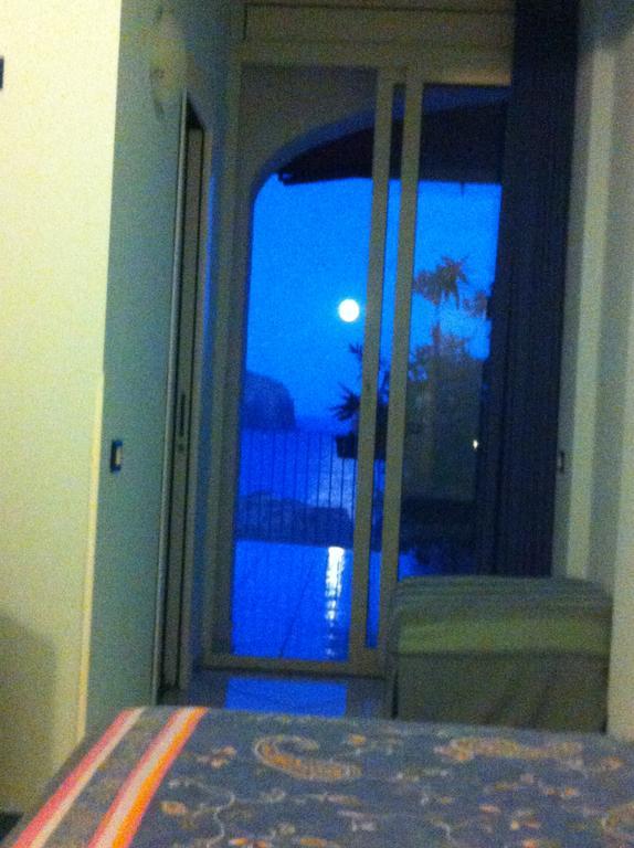 Hotel Villa Iulia Ventotene Bagian luar foto