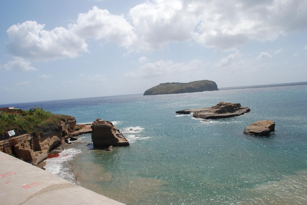 Hotel Villa Iulia Ventotene Bagian luar foto