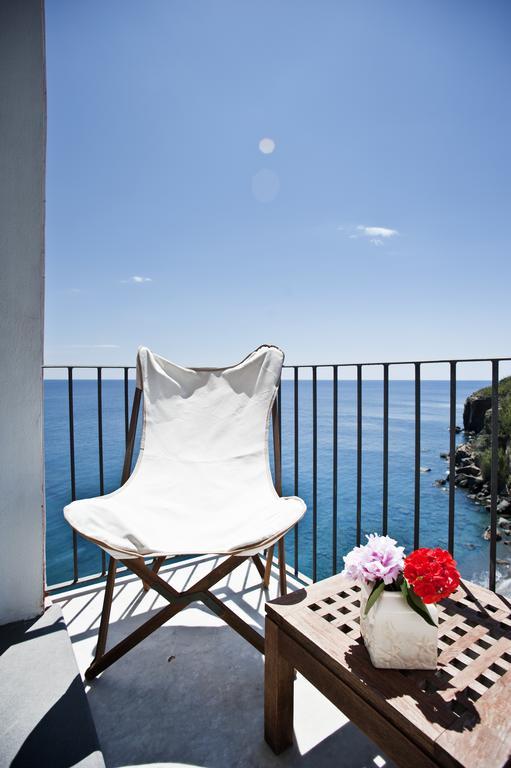 Hotel Villa Iulia Ventotene Bagian luar foto