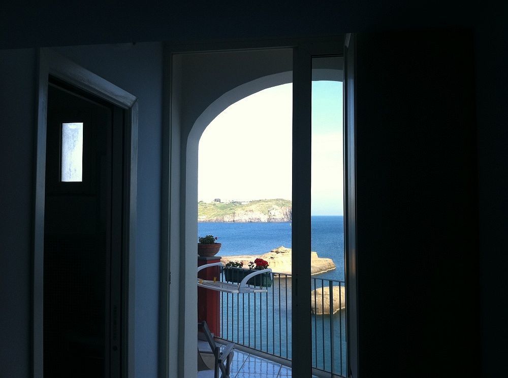 Hotel Villa Iulia Ventotene Bagian luar foto